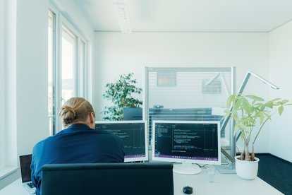 hms-kompetenzfeld-cloud-engineering HMS-Mitarbeitende tauschen sich im Kompetenzfeld Cloud Engineering zu Cloud-Plattformen und Infrastrukturthemen aus.